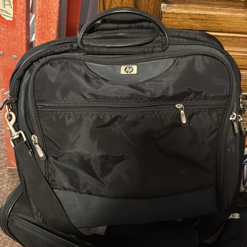 HP Classic Black Laptop Bag